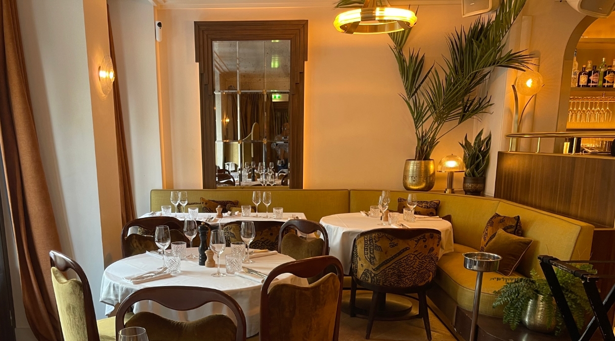 Hollywood Savoy : ambiance Art Déco et steak au poivre fondant