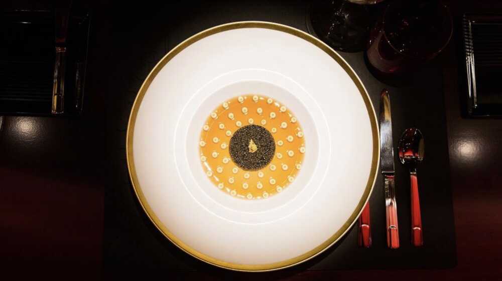 Chef Olivier Jean  plat au caviar