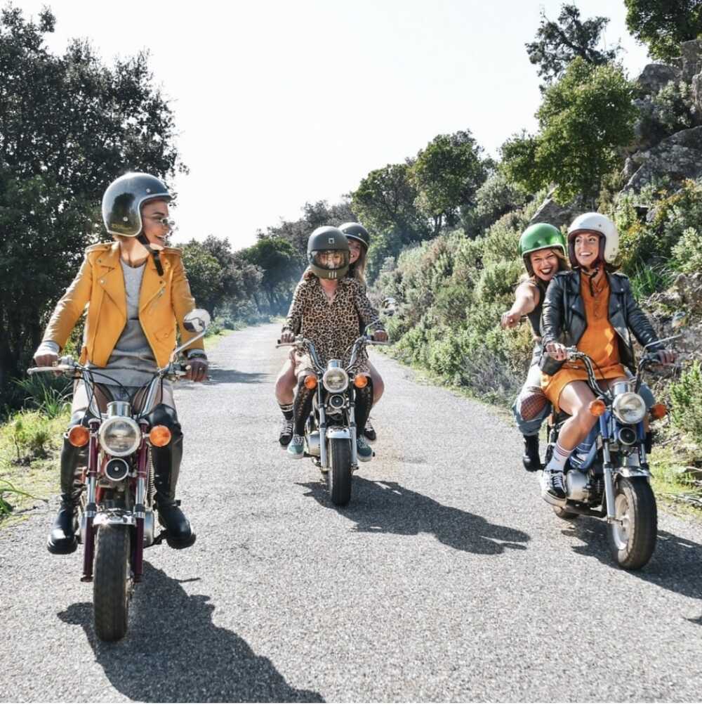 Méditerranée Porte des Maures vespas