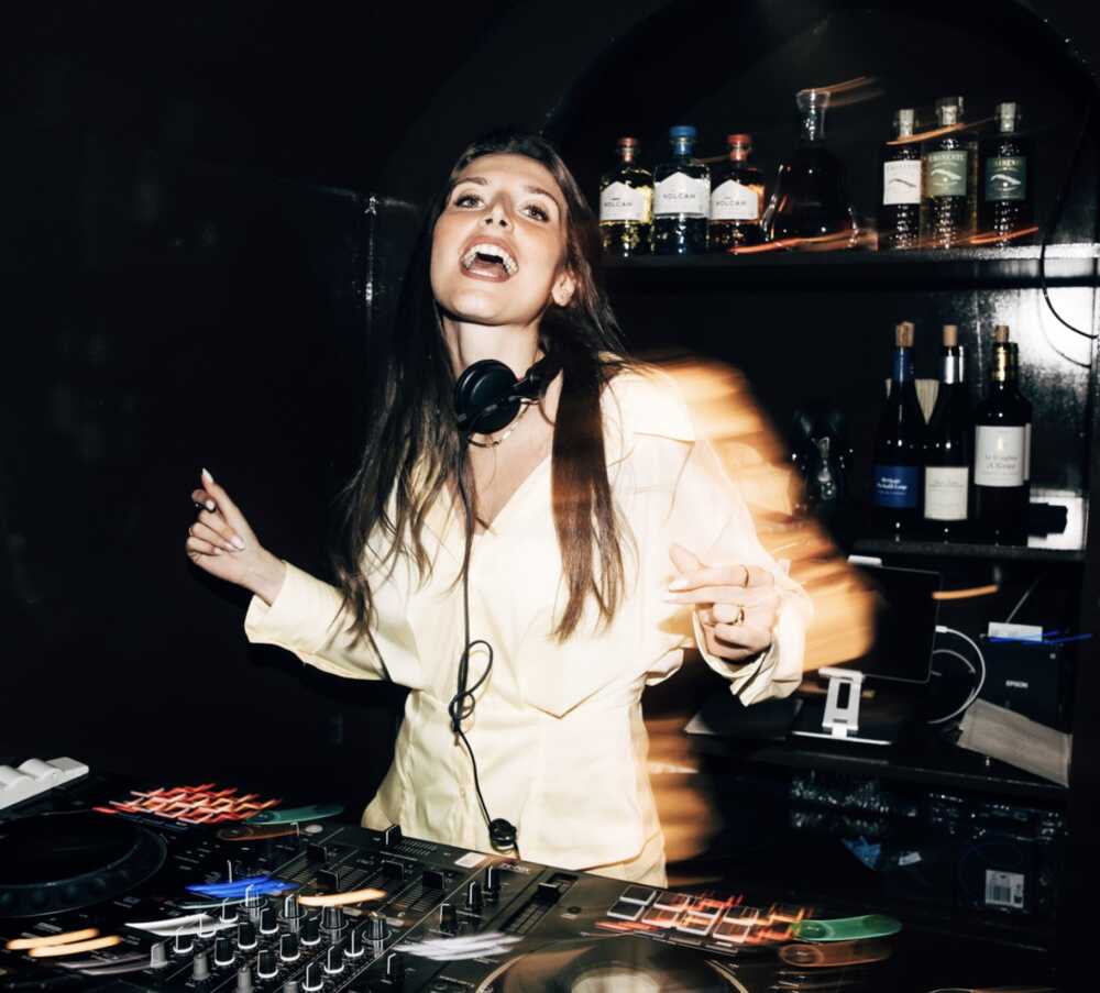 Hollywood Savoy dj