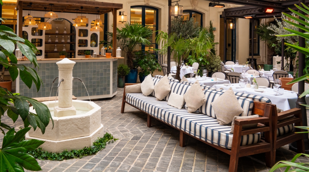 Cap sur la terrasse cachée du Delano Café !