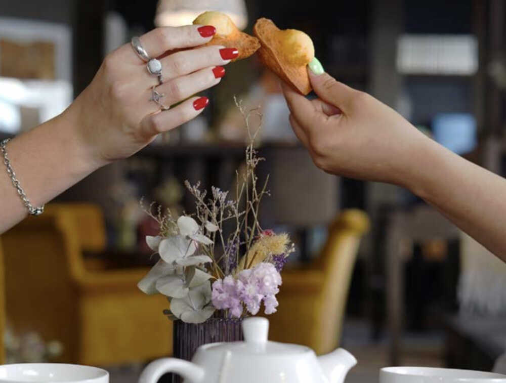 tea time chic madeleines