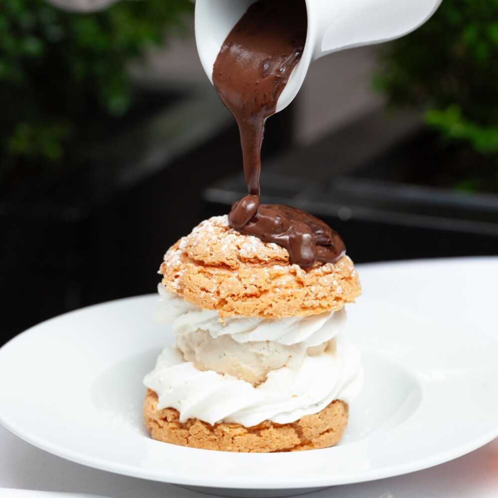 Chez Francis profiterole