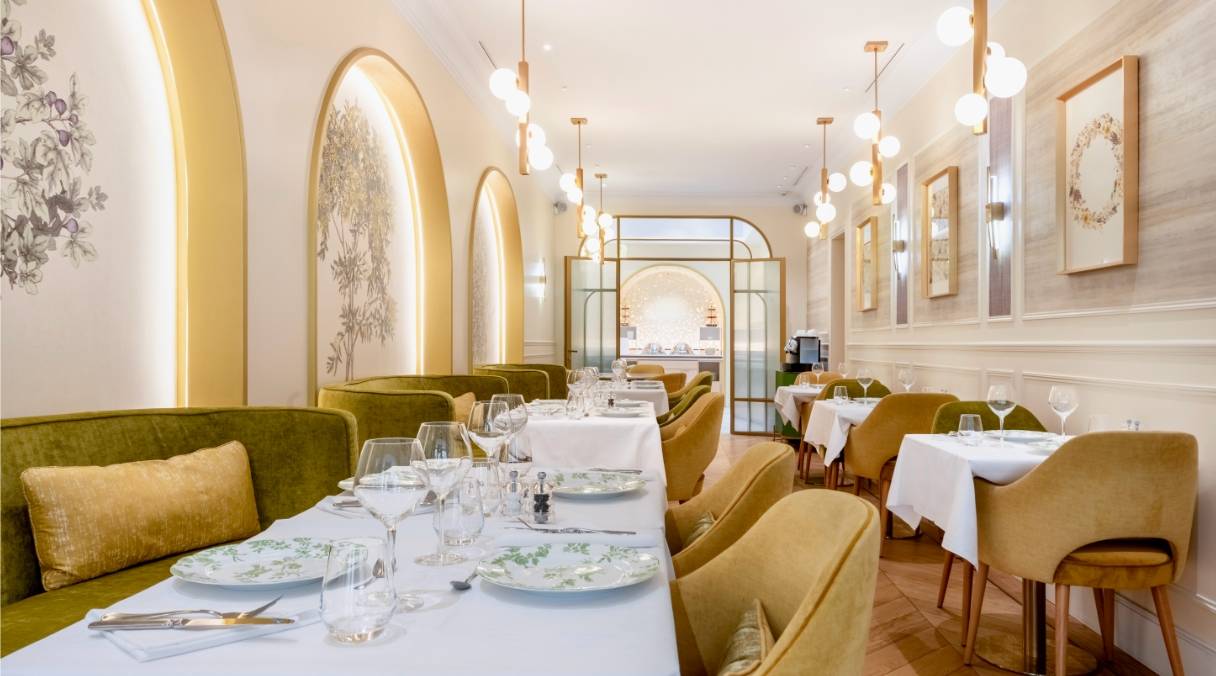 Tea time à l&rsquo;hôtel Claridge, l&rsquo;art du goûter dans le Triangle d&rsquo;Or